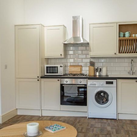 Stylish Apartment Close To Gloucester Quays & Docks 外观 照片